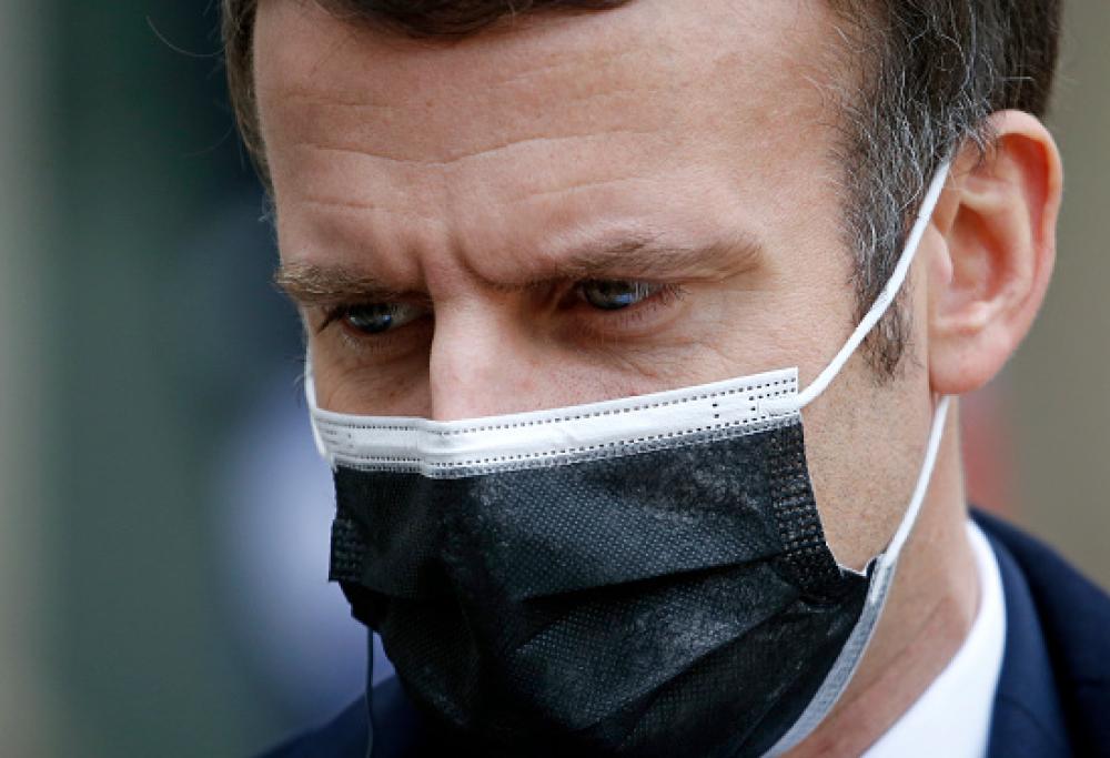 Il presidente francese Emmanuel Macron è positivo al Covid-19