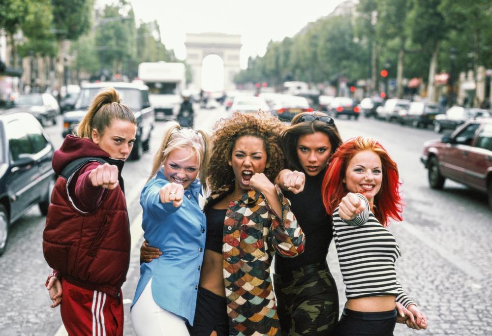 Le Spice Girls festeggiano 25 anni di "Spiceworld"