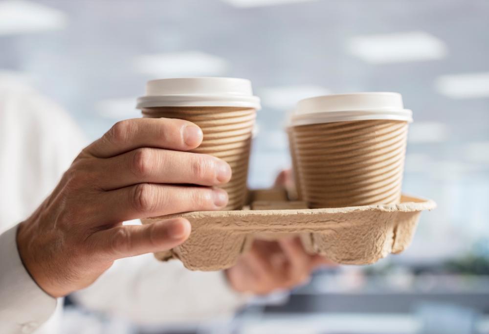 Torino, barista multato per aver portato il caffè a due poliziotti