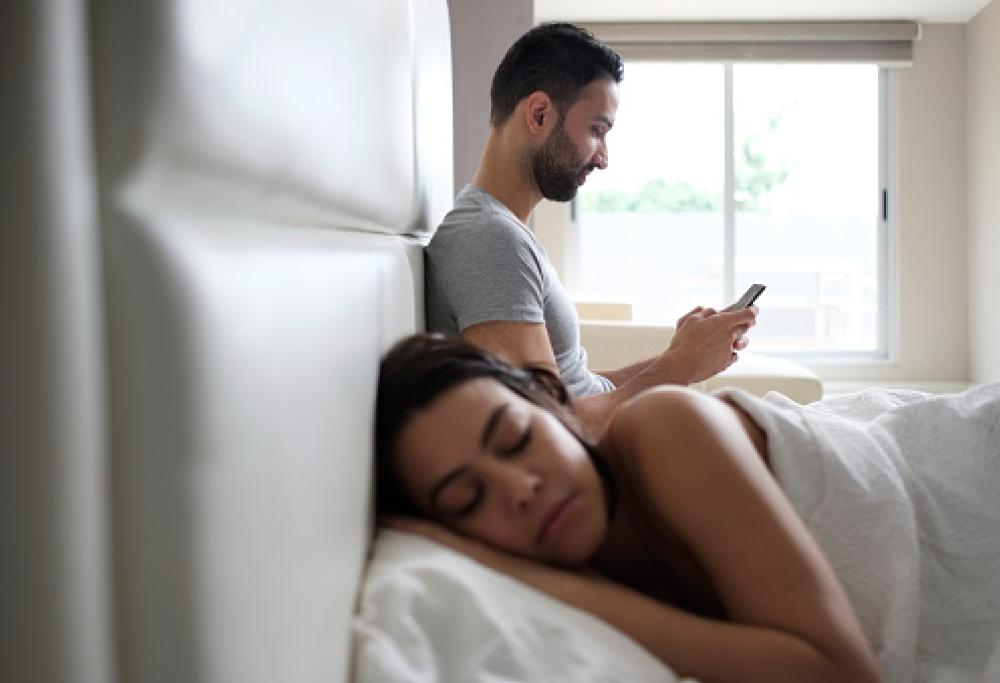 Tradimento: ecco quali sono le età più a rischio per gli uomini e per le donne