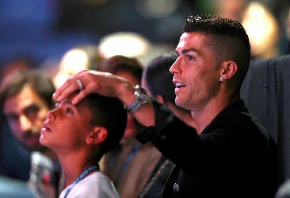 Ronaldo ha portato il figlio a vedere dove viveva da giovane: “Pensava scherzassi”