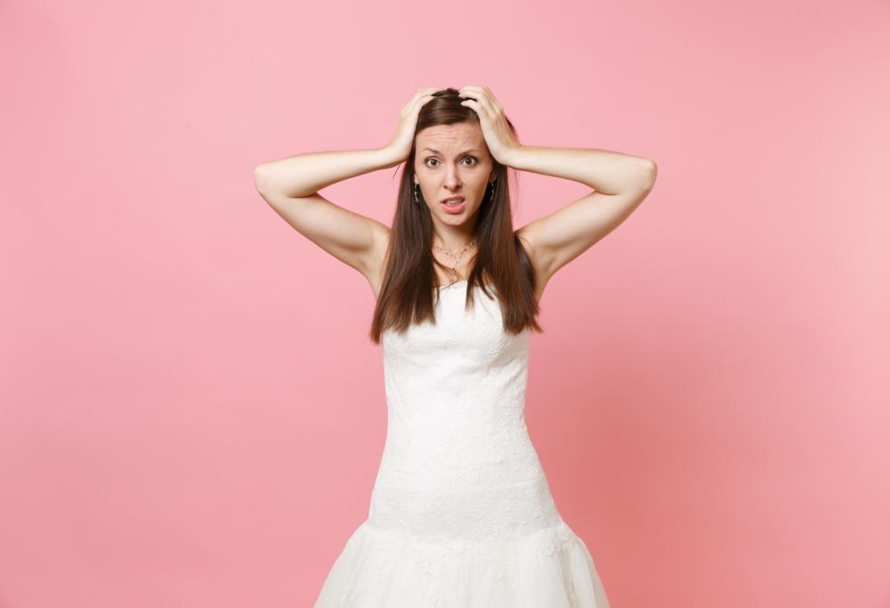 Sposa becca la suocera che allatta il suo futuro marito, ma lo sposa ugualmente
