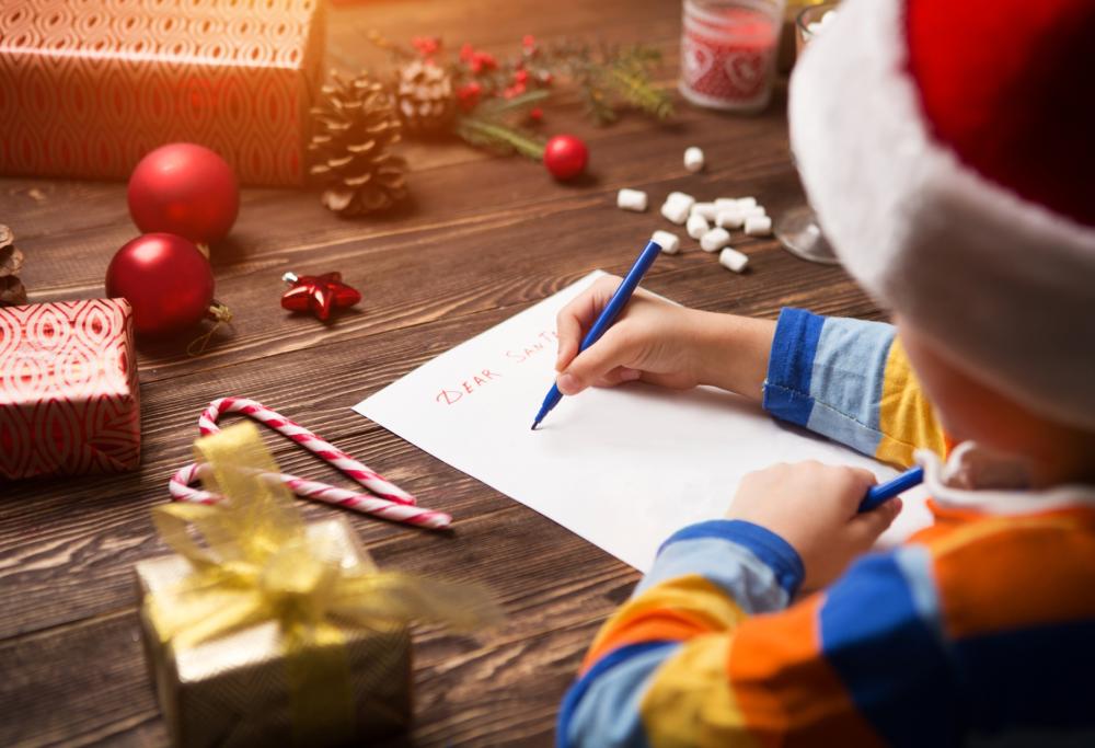 Bimbo di 5 anni scrive al Premier Conte: “Può fare un’autocertificazione speciale per Babbo Natale?”
