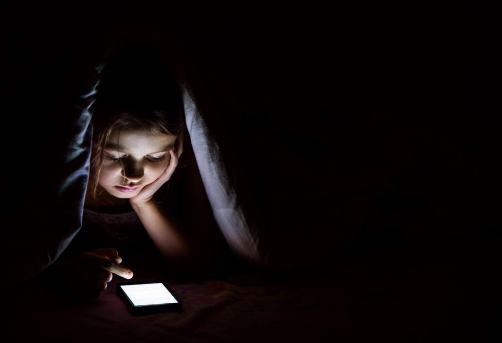 I social network tolgono il sonno ai bambini: una notte in meno a settimana