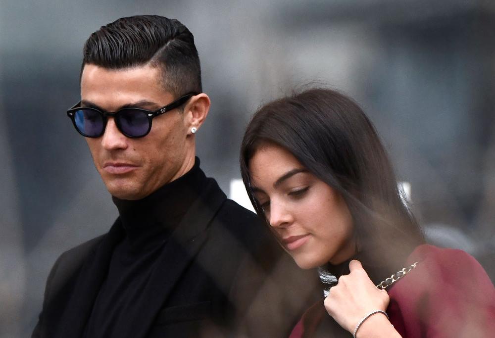 Cristiano Ronaldo e Georgina: morto durante il parto uno dei due gemelli