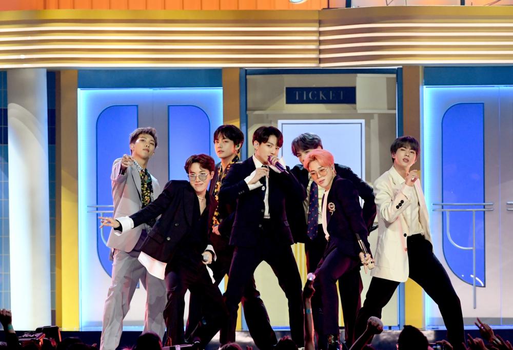 I BTS hanno cancellato il loro tour mondiale 