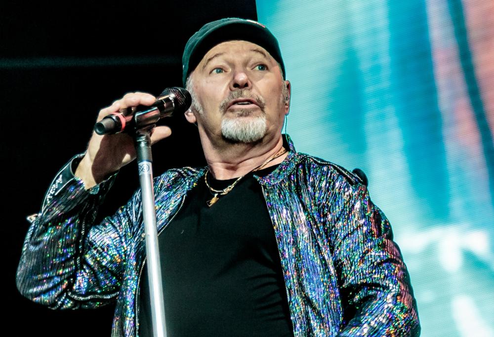 Vasco Rossi rinvia i concerti al 2022: le nuove date