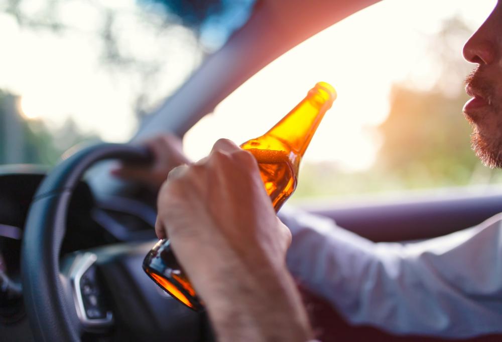 Le auto avranno l’alcol test a bordo dal 2024: da oggi la predisposizione obbligatoria 