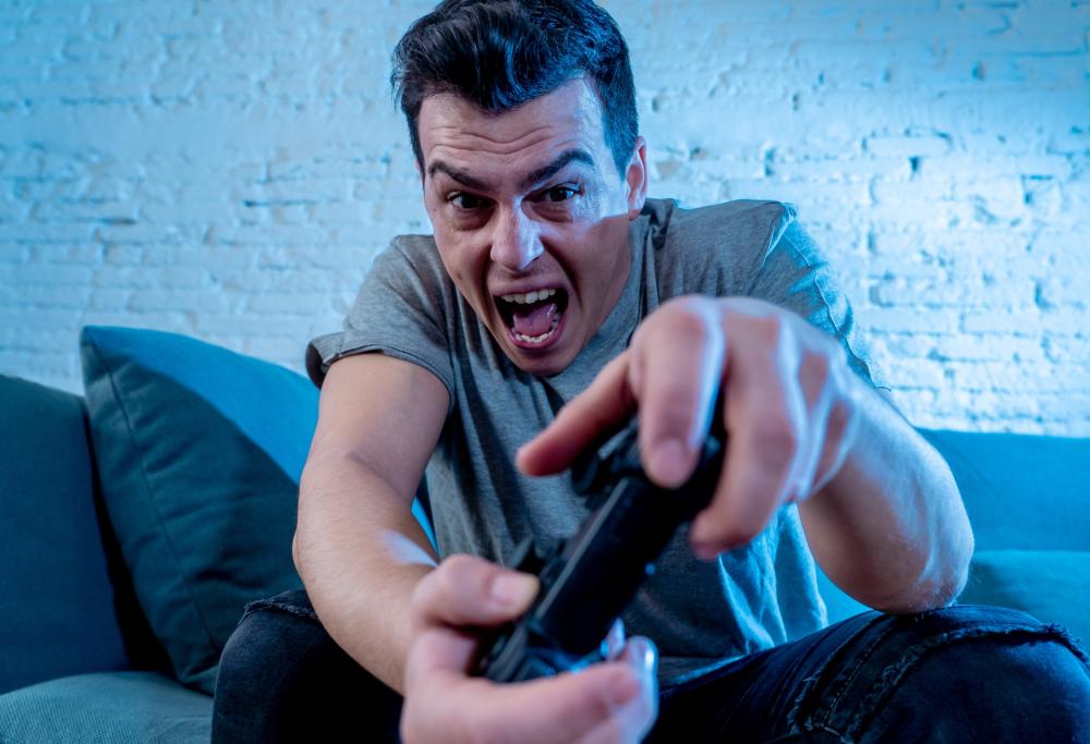 La sua casa sta prendendo fuoco, ma lui continua a giocare alla Playstation 
