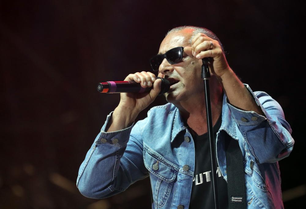 I 60 anni di Luca Carboni: un cantautore pop atipico