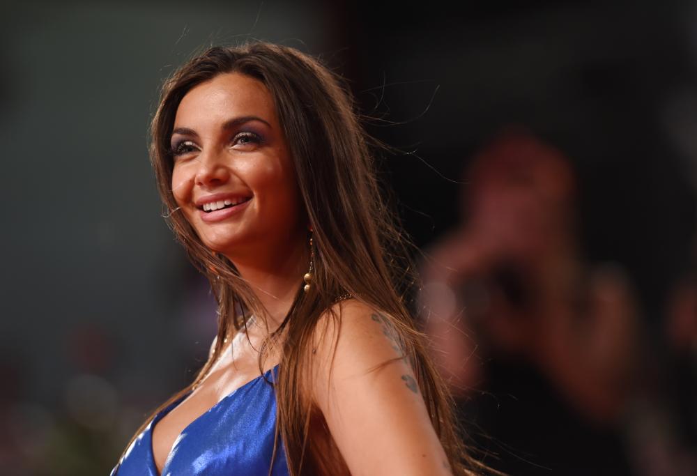 Elettra Lamborghini, bikini mozzafiato e messaggio criptico