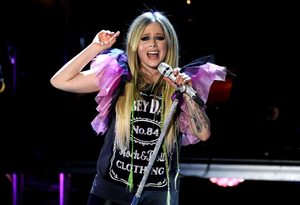 Avril Lavigne debutta su TikTok 