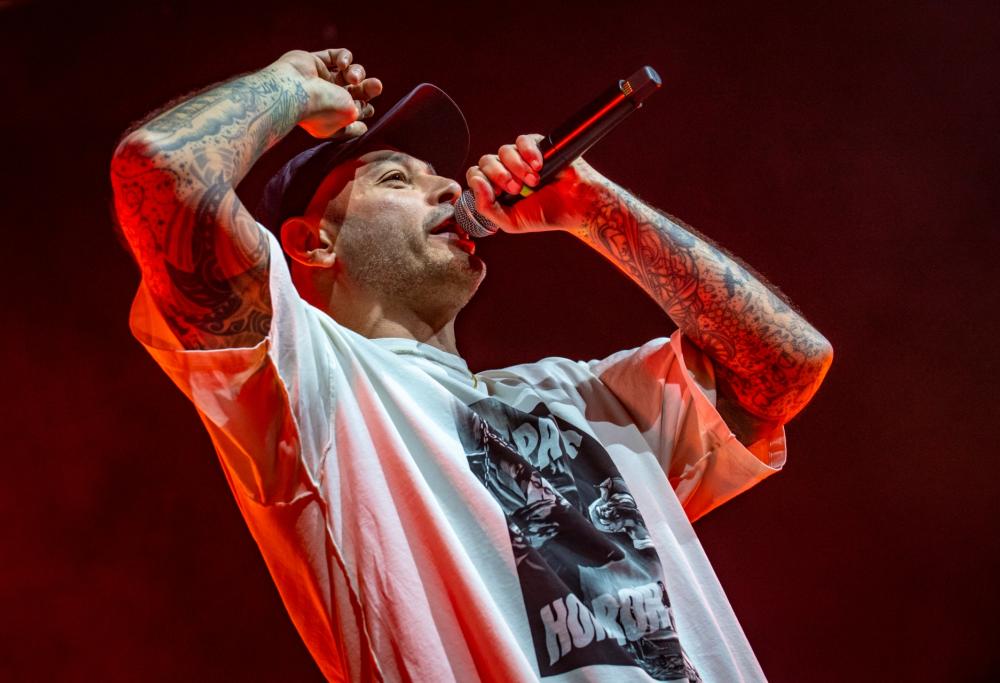 Fabri Fibra annuncia il nuovo album "Caos"