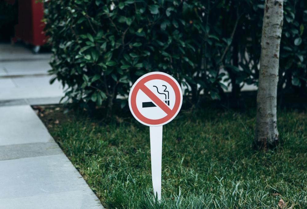 Arriva il divieto di fumo all'aperto a Milano, ecco tutto quello che c'è da sapere