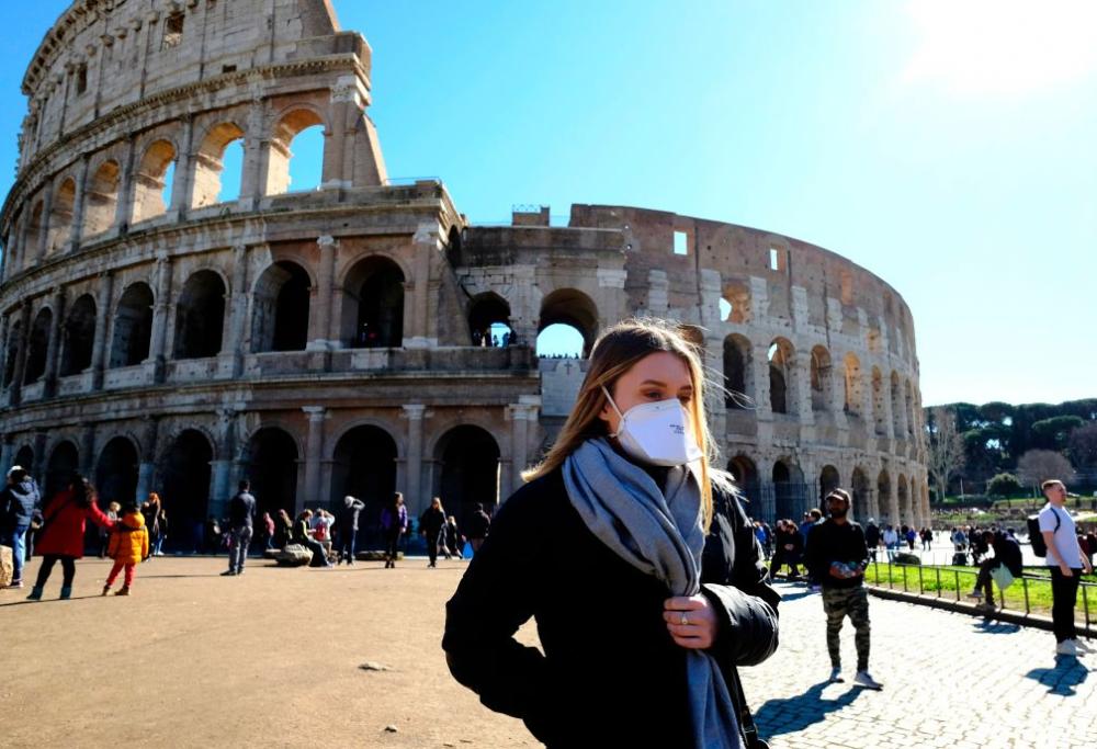 Scendono i contagi: Italia entro un mese zona bianca