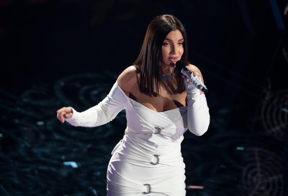 Paura in volo per Elettra Lamborghini: "I freni non funzionano"
