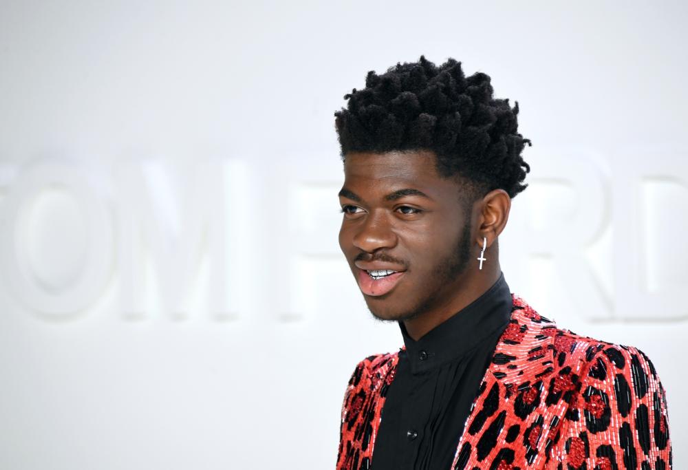 Lil Nas X irrompe a una festa di matrimonio a Disney World: il video epico