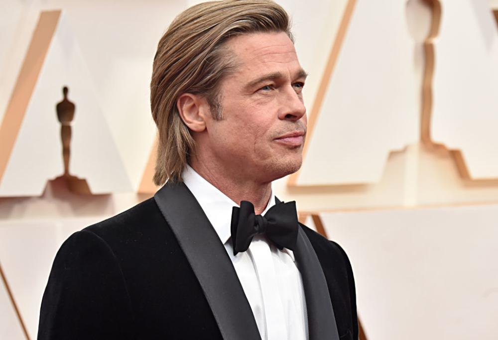 Brad Pitt sta sempre peggio: “Non riconosco più i parenti”