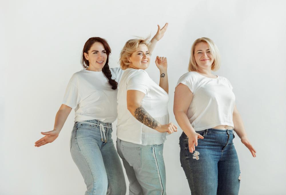 Le donne curvy rendono gli uomini più felici (secondo uno studio)