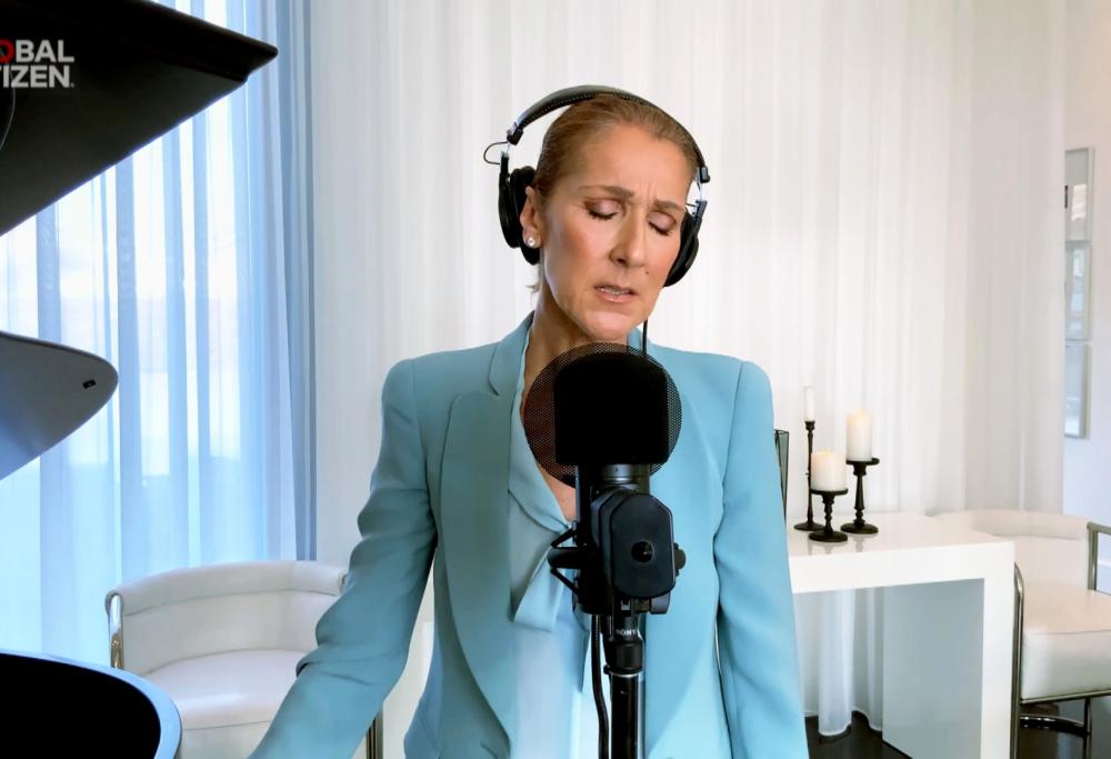 Celine Dion sta male ed è bloccata a letto