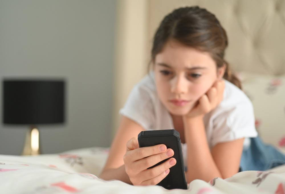 Social: alle ragazze fanno male tra gli 11 ai 13 anni, ai maschi tra i 14 e i 15