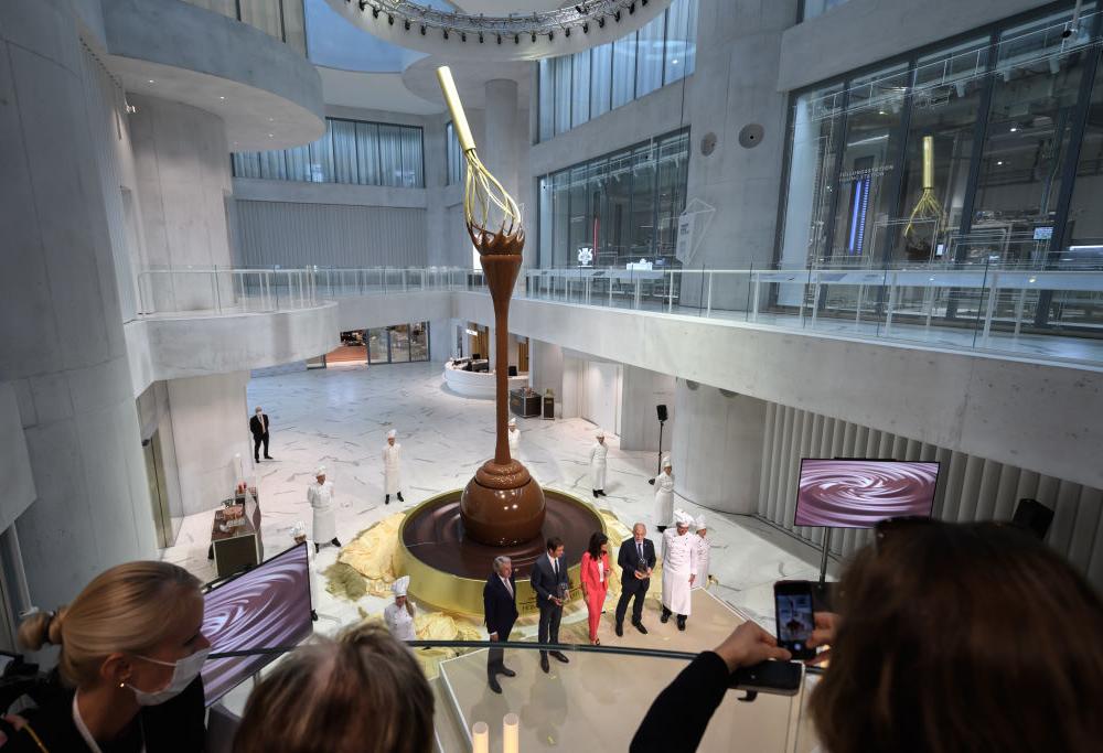 A Kilchberg In Svizzera la fontana di cioccolato più alta del mondo
