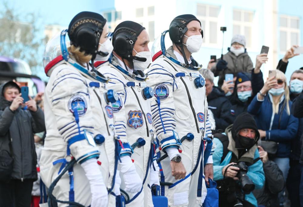 Torna sulla Terra la prima troupe che ha girato un film nello spazio 