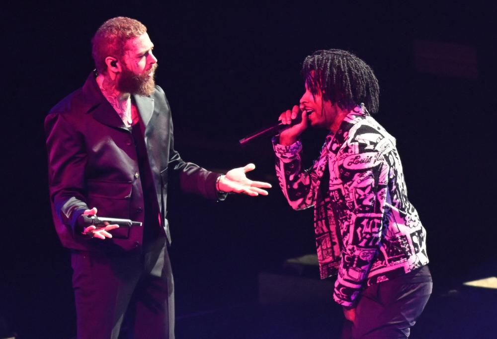 Post Malone e 21 Savage accendono l'NBA All-Star Game