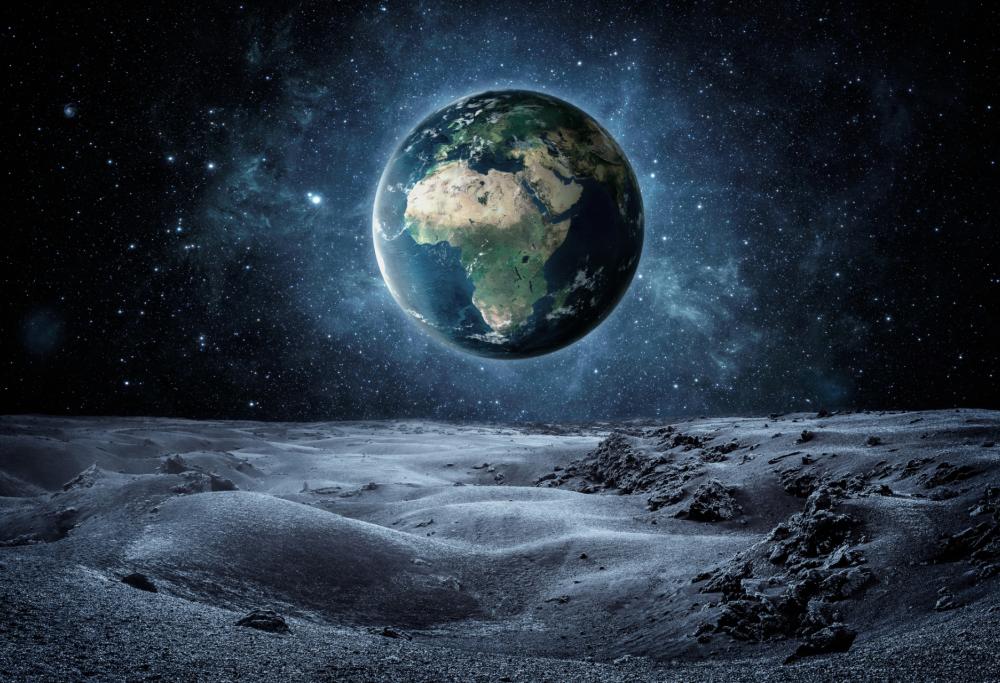 C’è un satellite alieno che gira intorno alla Terra?