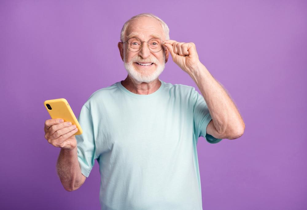 Il MIT si inventa una tuta che “invecchia” per sapere come ci si sente a 80 anni