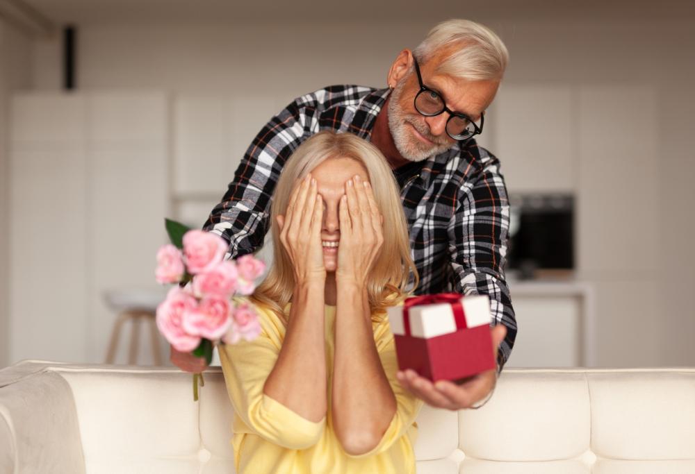 Un tradimento si può perdonare? Sì, basta qualche regalo costoso!