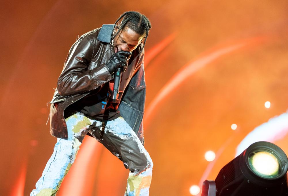 Travis Scott pagherà i funerali delle otto vittime dell'Astroworld Festival
