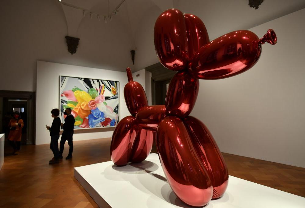 Visitatrice urta una scultura di Jeff Koons e la fa cadere: distrutta opera da 40mila euro
