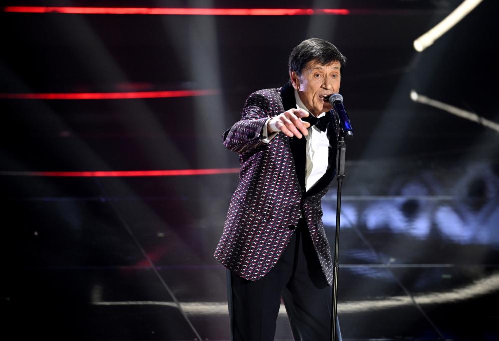 Il nuovo siparietto di Gianni Morandi con Amadeus per Sanremo