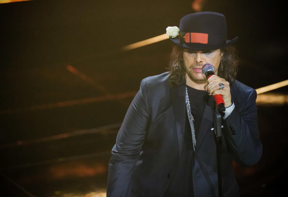 Gianluca Grignani torna a Sanremo dopo la performance chiacchierata dello scorso anno