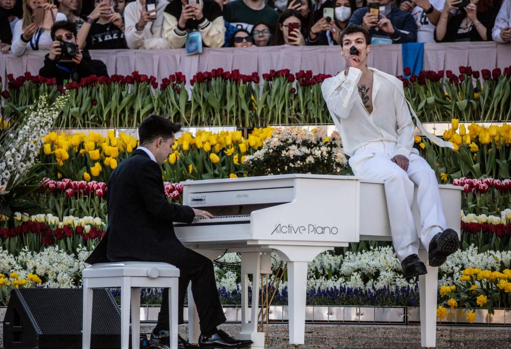 Blanco ha cantato "Blu celeste" in Vaticano