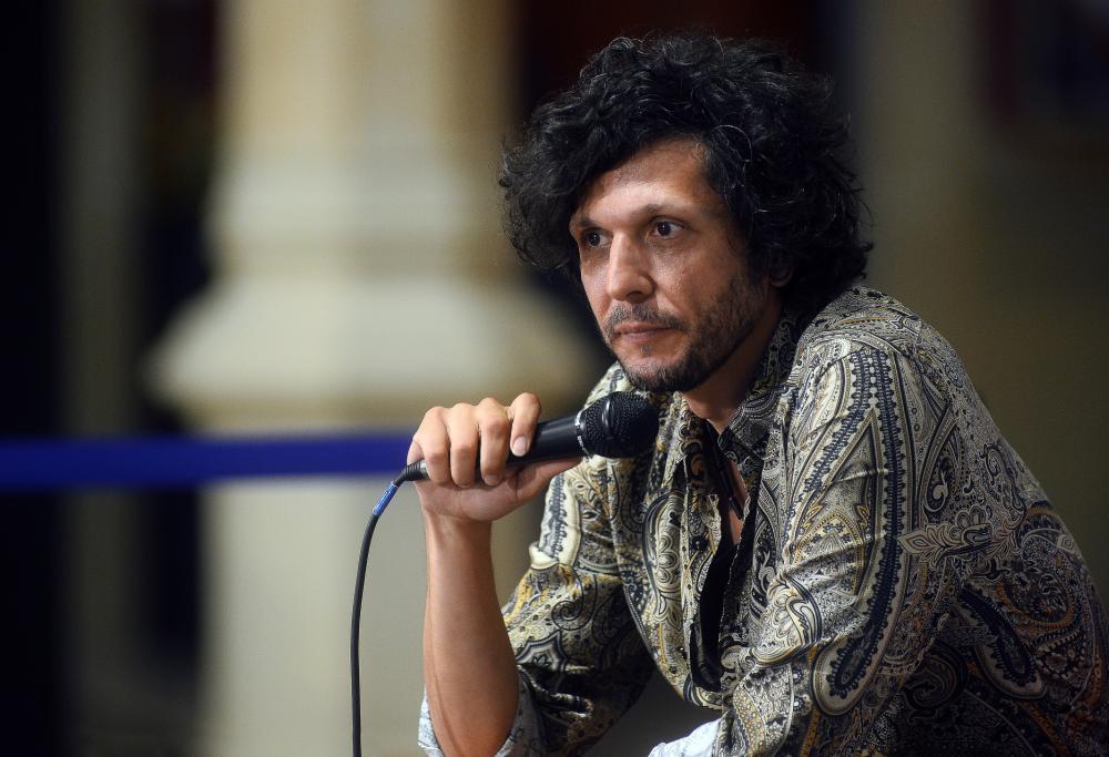 Ermal Meta: "Mi si gonfiano parti del viso e della testa"