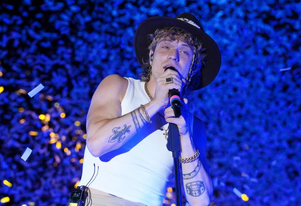“PamPamPamPamPamPamPamPam”: il nuovo esplosivo singolo di Irama