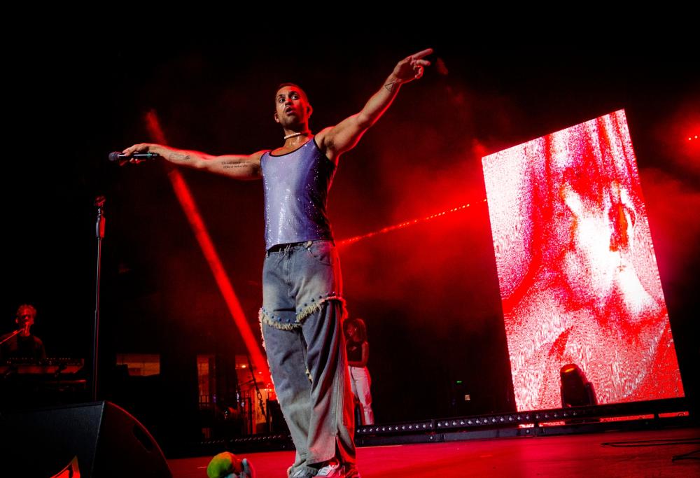 Mahmood: un'esibizione magica al Festival di Dua Lipa 