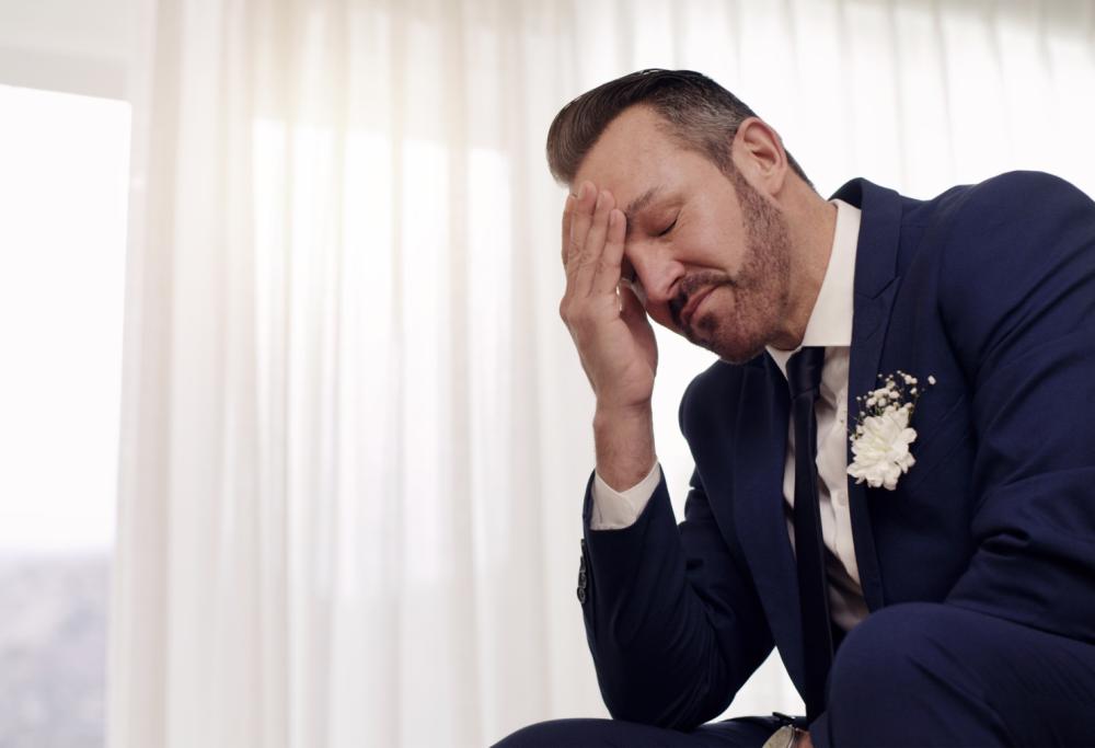 La sposa scappa con il testimone. Lo sposo: “Andate tutti a casa”