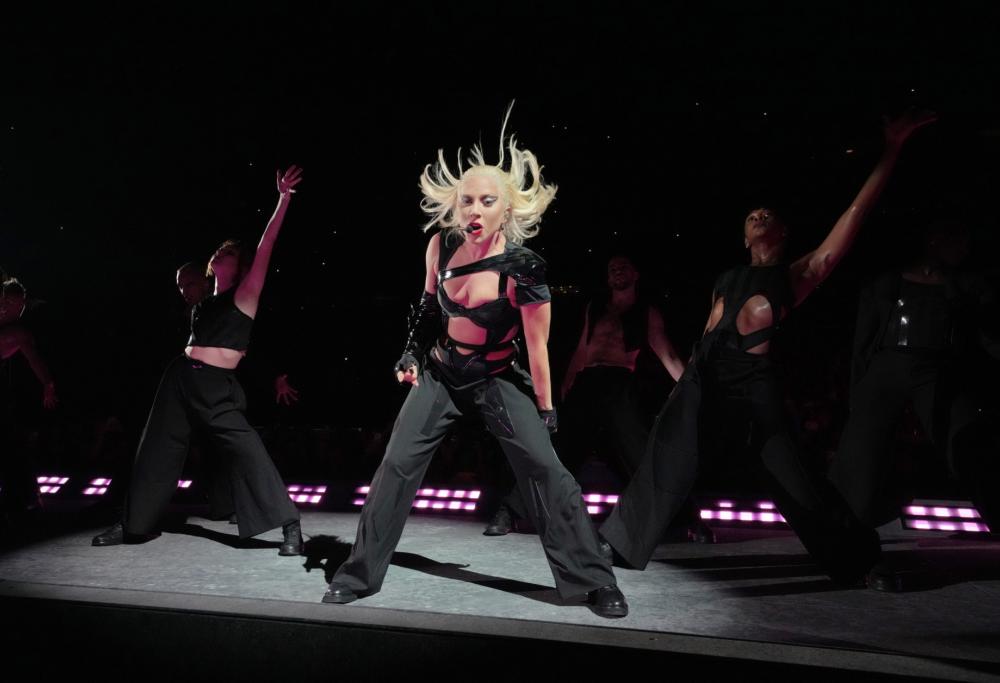 Lady Gaga pubblica un video in lacrime in cui chiede scusa