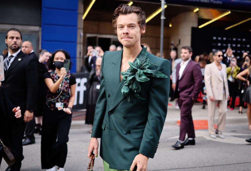 Harry Styles ha lanciato una linea di makeup per tutti 