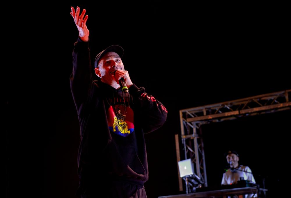 Fabri Fibra celebra i 10 anni di "Guerra e pace"