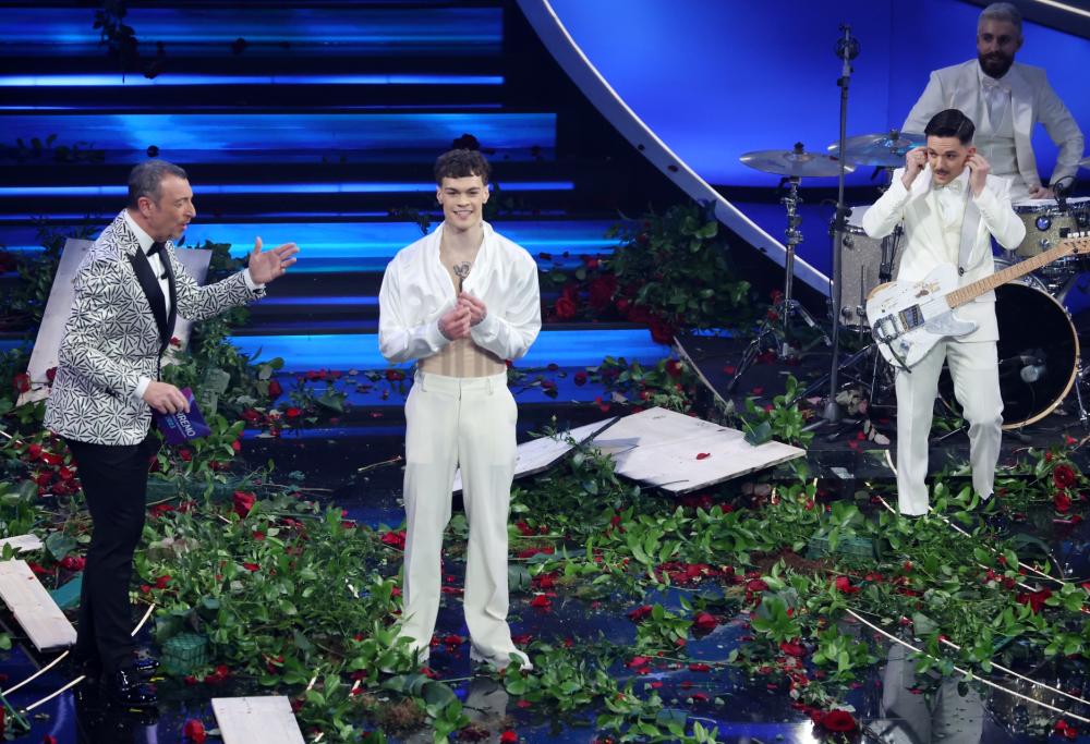 Blanco, brano inedito sui social dopo il fatto delle rose a Sanremo