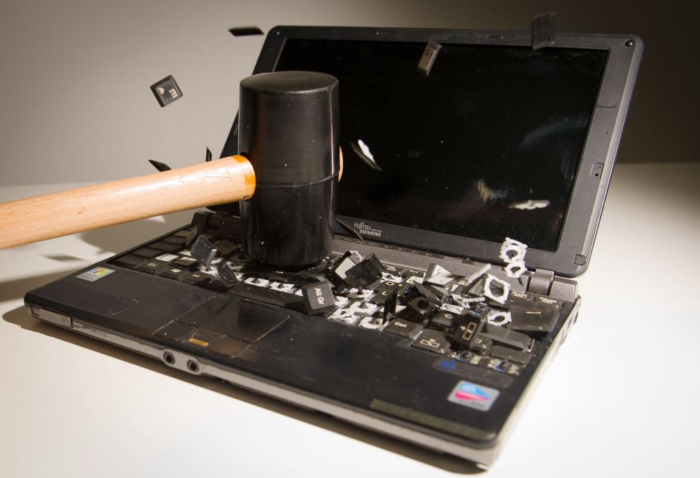 Via libera degli esperti alle "botte sul computer" per farlo funzionare