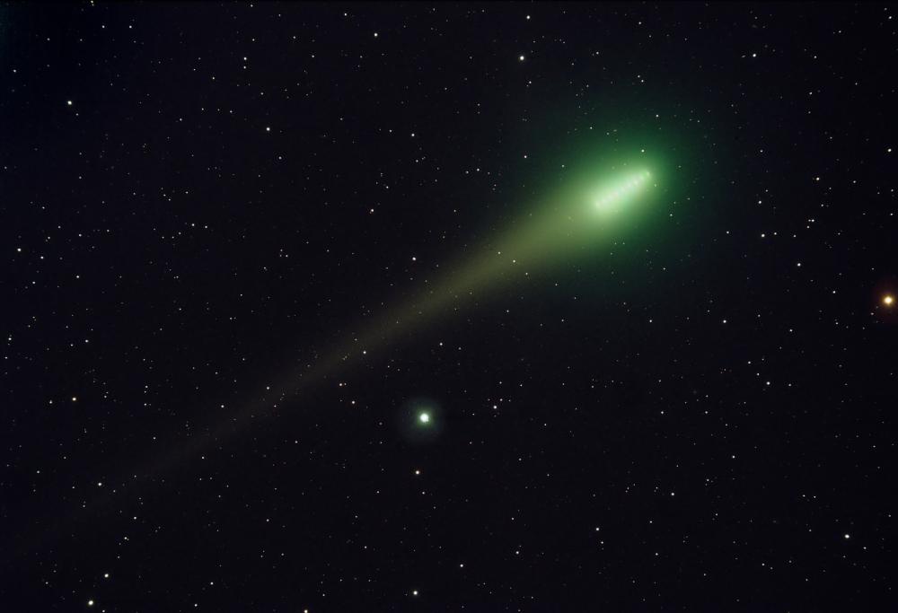 Una cometa verde si avvicina alla Terra per la prima volta dall’età della pietra 