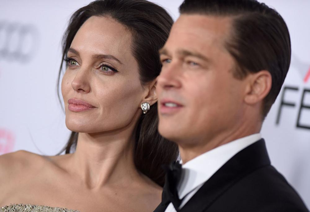 Angelina Jolie accusa nuovamente Brad Pitt: “Ha picchiato me e i nostri figli”