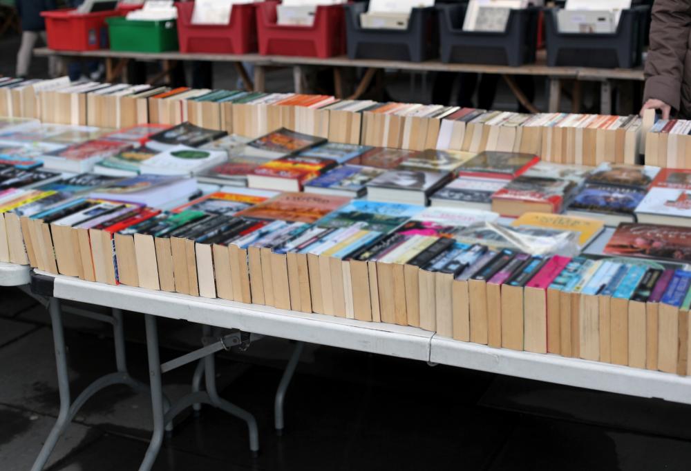 Taranto: Bottiglie in plastica e lattina vuote in cambio di libri