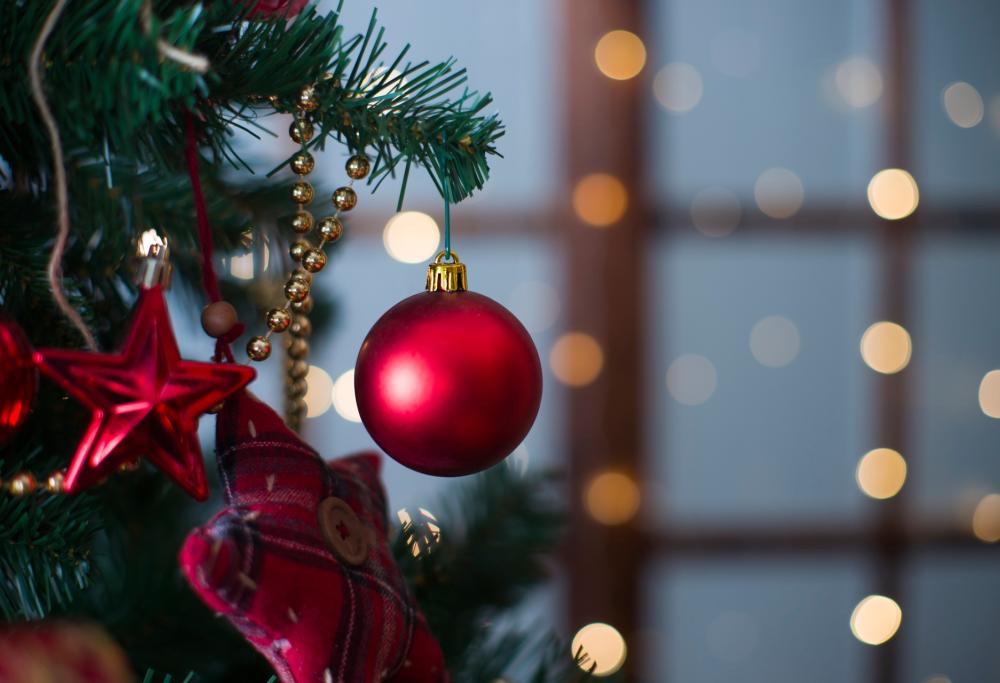 Natale 2020… in anticipo: addobbare l’albero durante il lockdown è il nuovo trend social