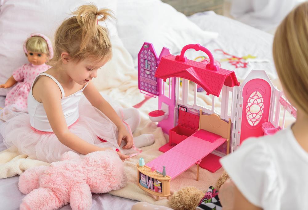 La Spagna avrà un Natale per bambini gender free: addio rosa e azzurro 